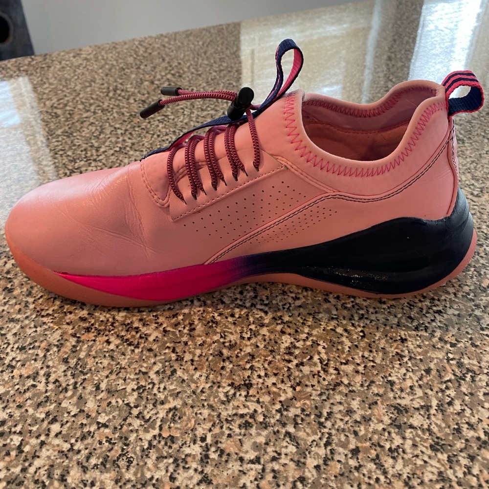 Clove pink shoes 8.5